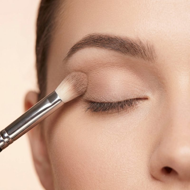 Intermediate Eye Makeup Techniques: Leveling Up